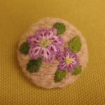 ウール刺繍ブローチ　クリスマスローズ