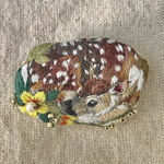 刺繍★ブローチ★秋色お花とお眠りバンビ