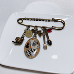 ハートの女王 アリス ピンブローチ  ストールピン