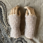 シルクモヘアのふんわりリストウオーマー