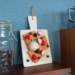 飾れるsweets「バニラアイスとたっぷりベリーのワッフル(白)」