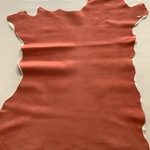 ヤギ丸革  ピンク　サーモンピンク　スエード　裏地つき　本革　レザー小物　ハンドメイド　レザークラフト　革　レザー　leathercraft　山羊革﻿ 　レザークラフト材料　