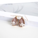 グレージュピンクの雫♡煌めくビジューピアス/イヤリング