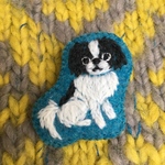 狆刺繍ブローチ