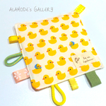 (100レビュー記念！送料100円！)Baby TOY ポケットサイズ かしゃかしゃ&タグ ハンカチ No.0177