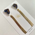 （muuuuusick 様専用ページ）伊万里焼 陶片 x 金継ぎ ピアス イヤリング （ブルー陶片、ゴールドスウィングパーツ)