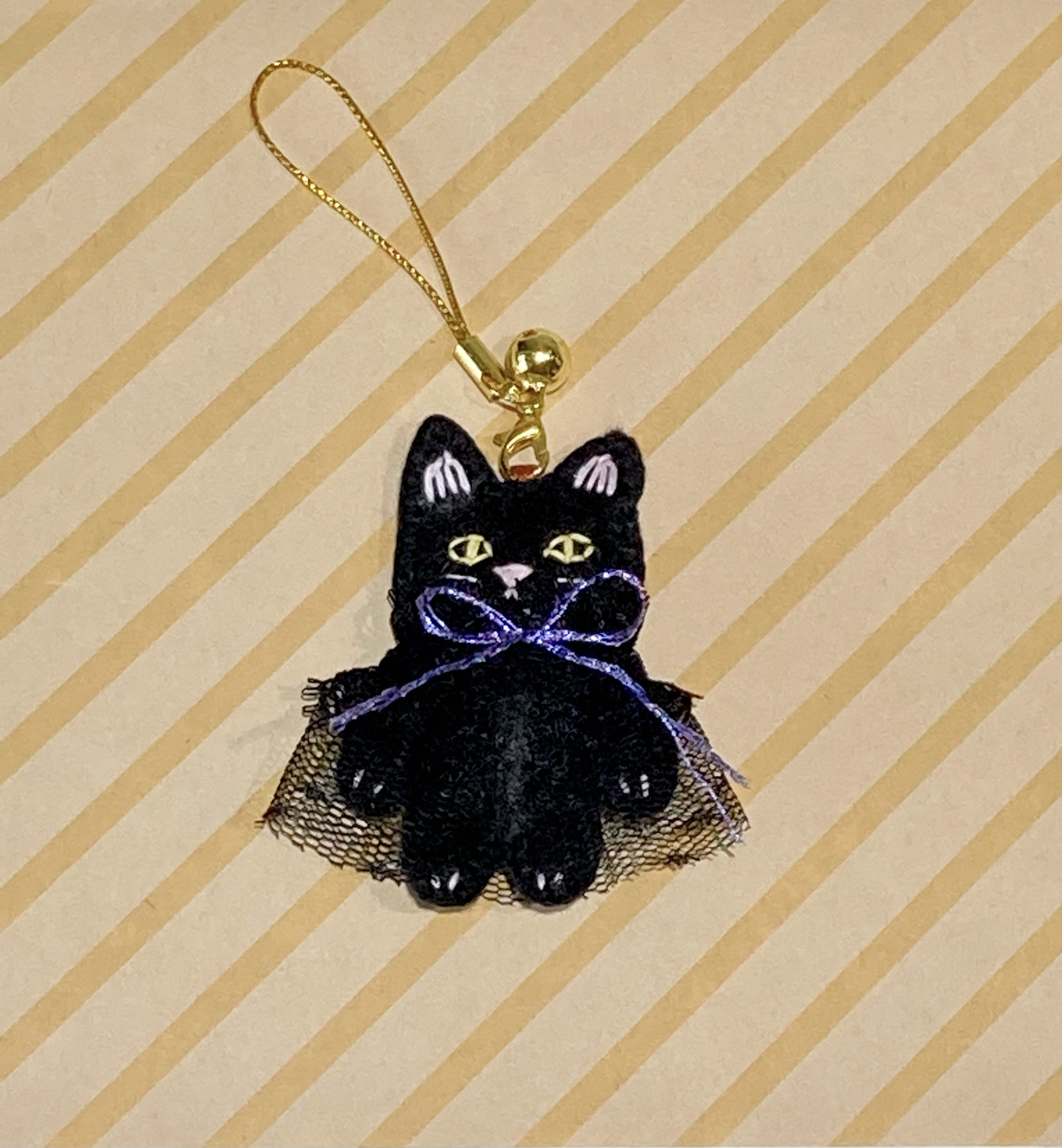 黒猫ハンドメイドぬいぐるみ　蓄光ガラス　ネコ　ねこアートドール 黒猫ハンドメイドぬいぐるみ 蓄光ガラス ネコ ねこアートドール