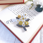 WHITE丸花 花束ビーズ刺繍ブローチ
