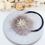 ふわふわビジュー　ヘアゴム　大人可愛い