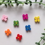 １５mm　お花のウッドビーズ　７色アソート５０個　W159 