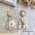 beige button×vintage𓆸⋆*ホワイトレース＆白花のインド刺繍リボンタッセル＊ピアス＊イヤリング