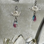 雫と真珠の銀の蓮ピアス（暁）