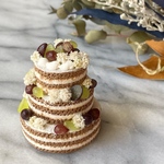 3段　葡萄のネイキッドケーキ