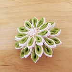 （再販）大きめお花の髪飾り＊着物 袴 和装に＊卒業式 〈つまみ細工〉抹茶