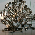 15mm*３０個セット*ブローチピン*コサージュ ピン*副資材*パーツ*安全ピン*卒業*卒園*シルバーカラー(ロジウム)