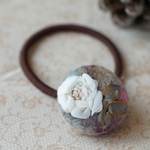 リボン刺繍白薔薇のヘアゴム　フェルト生地
