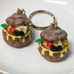 ころんと可愛いシュークリームのキーホルダー(チョコ)