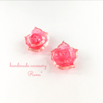 まこちゃんの薔薇ピアス