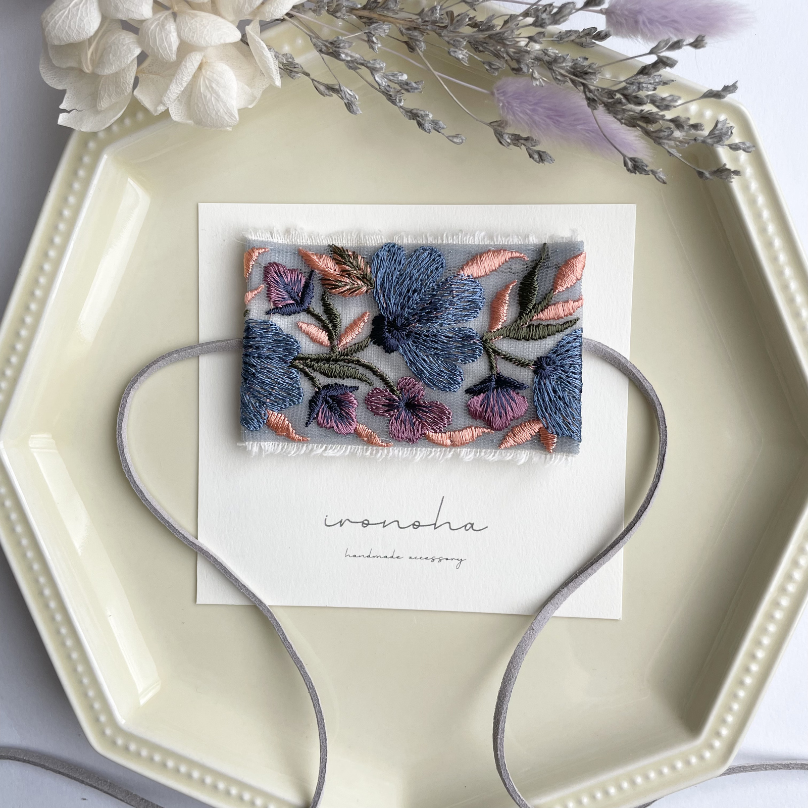 インド刺繍リボン　ポニーフック　ヘアカフ　くすみピンク　ブレード インド刺繍リボン ポニーフック ヘアカフ くすみピンク ブレード