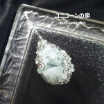 エンジェルフェザー・イン・フローライトペンダント（ワイヤージュエリー☆ワイヤーアクセサリー☆ワイヤーラッピング天然石ネックレス☆KuthumistyleⓇ☆クツミスタイル）