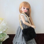ミニチュアのファーショルダーバッグ・リカちゃん・ミニチュアバッグ・カバン・ミニチュア鞄・小物・りかちゃん