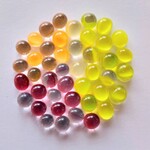 376  ガラスビーズ　小粒　クリアー＆オレンジ＆レッド＆イエロー　5、6mm