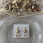 【ﾋﾟｱｽ/ｲﾔﾘﾝｸﾞ】小ぶりのゴールド×小花