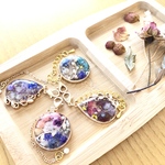 ドライフラワーのチャーム【雫リーフ：薔薇系】