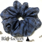 【8個限定💕300円】青いチェック💙のプレーンシュシュ✨