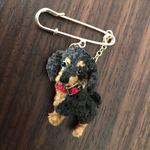 ダックスフンド　刺繍　ブローチ　ピンブローチ　バッグやストールに　犬