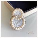 U様専用ページ　　ビーズ刺繍ブローチ　Link white