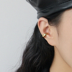 SILVER925-7 イヤーカフ片耳用 ピアス  (ゴールドカラー）シルバ−925 調整可能　巾着付 シルバー ジュエリー Pierce アクセサリー イヤリング