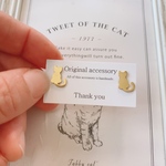 お座り猫ピアス　ステンレスピアス
