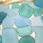 海辺の輝き　ブルー系色中型サイズ徳盛カケラ（シーグラス）