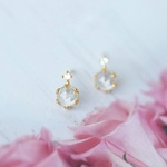 「朝露」　ピアス　イヤリング　ホワイトトパーズ　宝石質　s925銀ローズカット　11月誕生石
