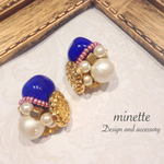 ロイヤルブルーのパールピアス