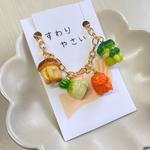 すわりやさいのバックチャーム