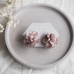 ビーズフラワー　イヤリング・ピアス　モーブピンク