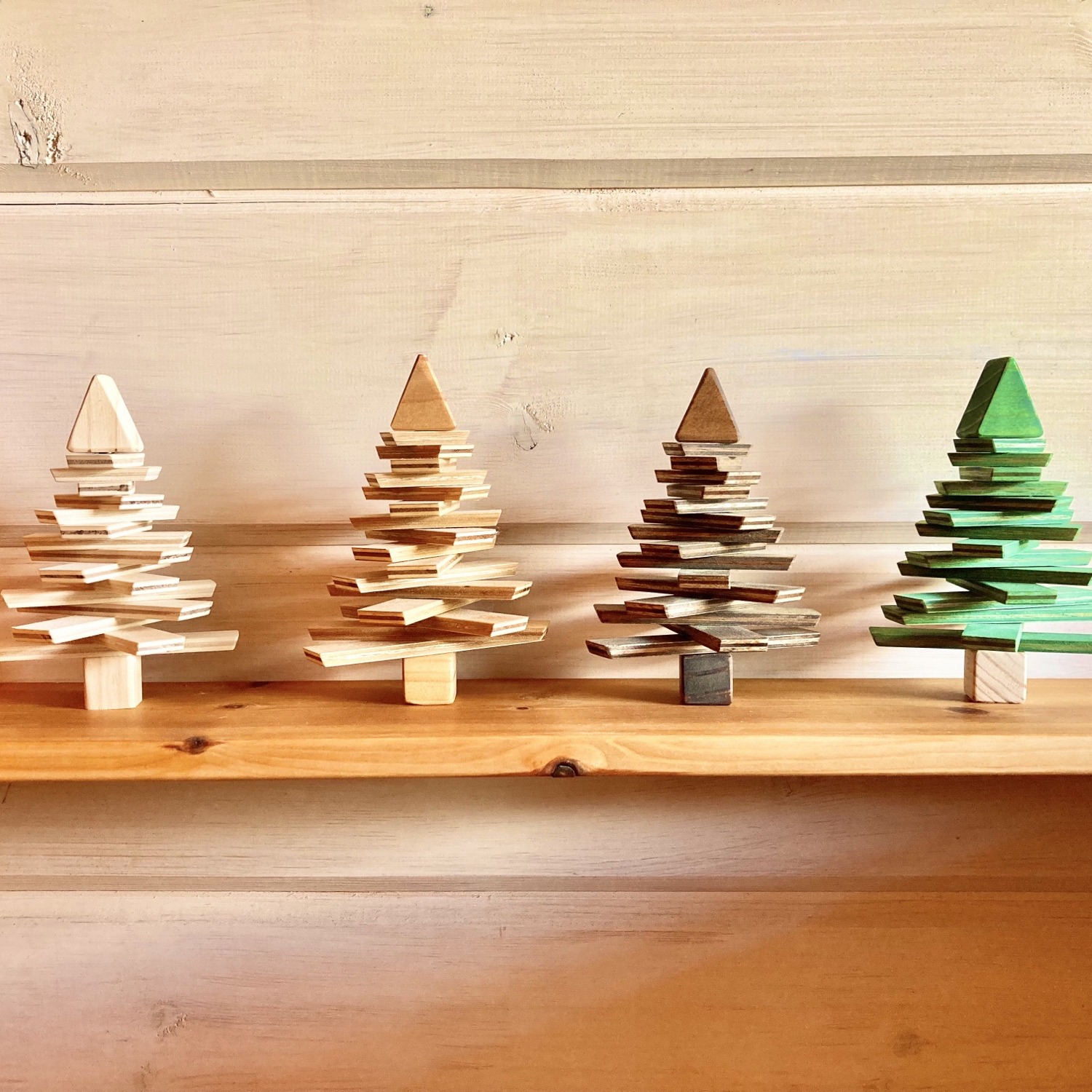 ハンドメイド クリスマスツリーイヤリング hqdefault.jpg