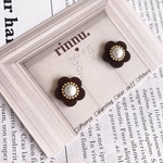 デイジー　モチーフ　フラワー　アクセサリー　ブラウン　15mm  ※ピアスorイヤリングは金具選択