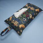 ボックスティッシュケース(いちご泥棒紺色)