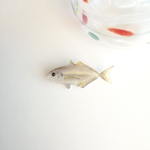 お魚 ブローチ  しまあじ ③ ミニサイズ