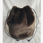eco fur drawstring bag （shoulder）brown