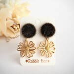破格SALE✨ふわふわカボションとお花のピアス(モスグリーン)