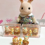 キャラメルねこ電車とあひるちゃんカップケーキ　ミニチュア　ハンドメイド　ドール