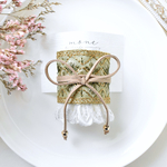 再販　×12【 クリームベージュ 】ピスタチオ グリーン 刺繍リボン　インド刺繍　　フリンジ　革紐リボン　スエードリボン　ポニーフック　＊　ヘアアクセサリー　ヘアカフス　結婚式　ウェディング　お呼ばれ