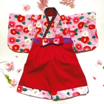 鮮やかな赤い椿柄に可愛いピンクの女の子の可愛いがつまったベビー袴、着物　70サイズ