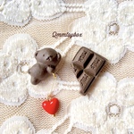 【イヤリング】 ハートをお届けチョコくまピアス