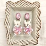 キラキラビジューと子猫とポンポンビーズのアクセサリー　ピアス　イヤリング　ブローチ