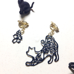 切り絵＊桜猫 のびのび  イヤリング.ピアス